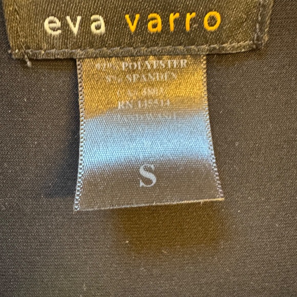 Eva Varro - Tunic with Shark-Bite Hem - Picture 4 of 5